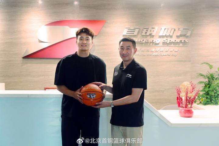 hth-北京男篮注册16人：赵睿3年C类合同加盟 方硕&amp;amp;翟晓川&amp;amp;丘天续约